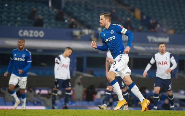 不断威胁对 不断威胁对